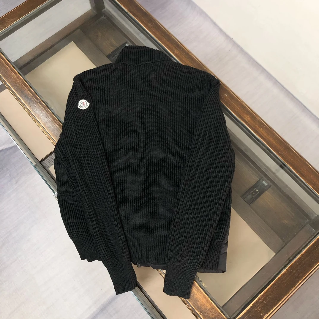 Moncler puffer jacket - real photo 9