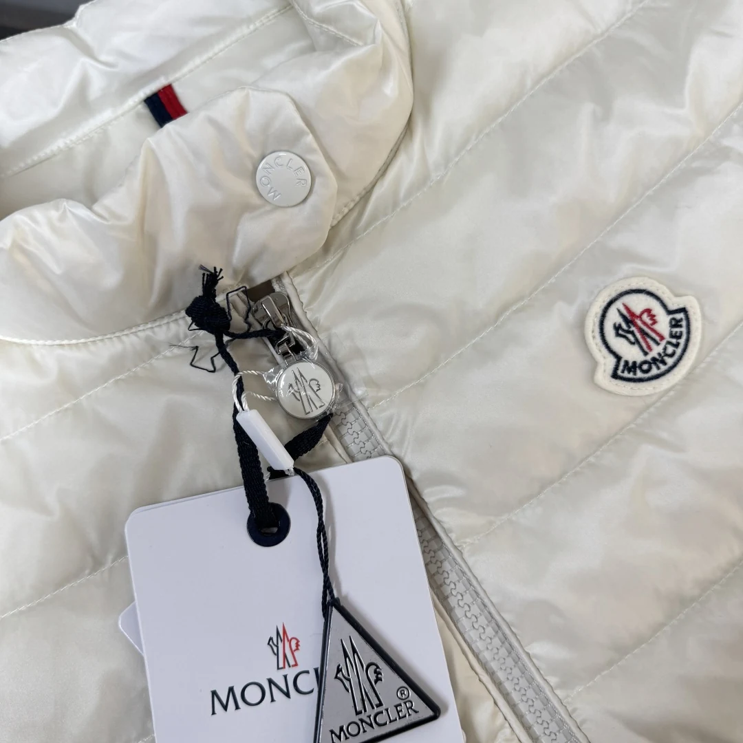 Moncler puffer jacket - real photo 4