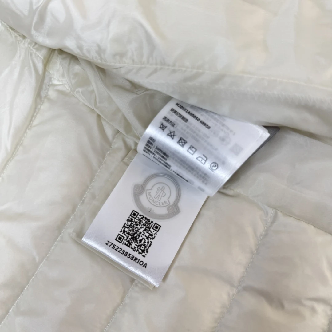 Moncler puffer jacket - real photo 8