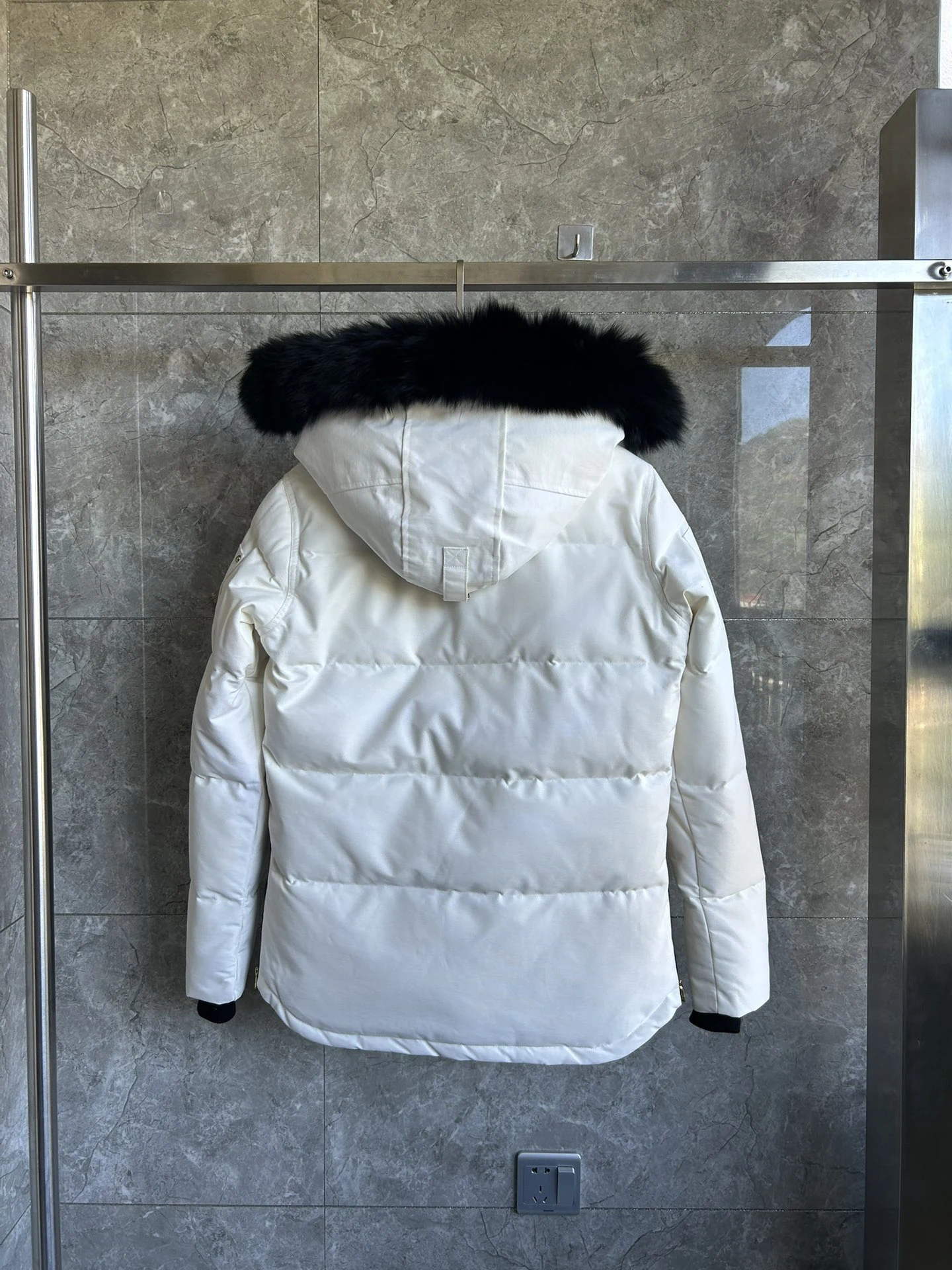 Moose Knuckles Short Puffer Jacket - Style 40 - Moose Knuckles puffer jacket real photo 2