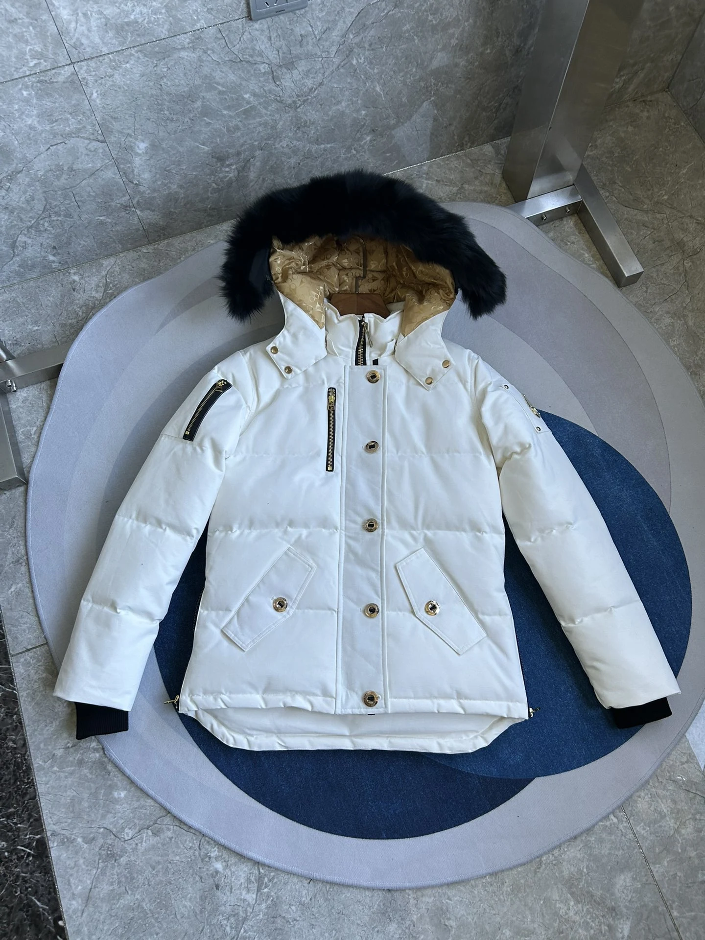Moose Knuckles Short Puffer Jacket - Style 40 - Moose Knuckles puffer jacket real photo 3