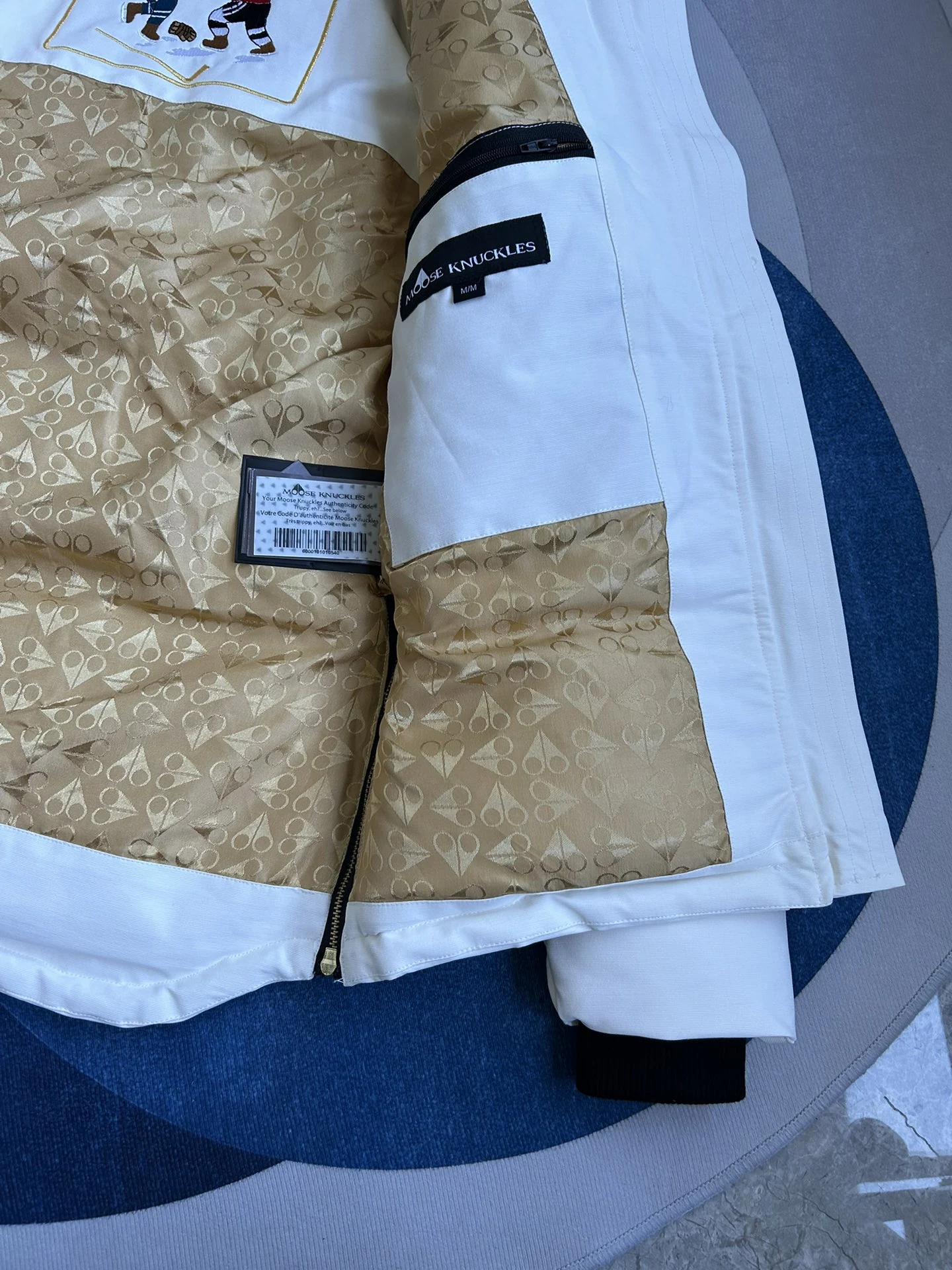 Moose Knuckles Short Puffer Jacket - Style 40 - Moose Knuckles puffer jacket real photo 9
