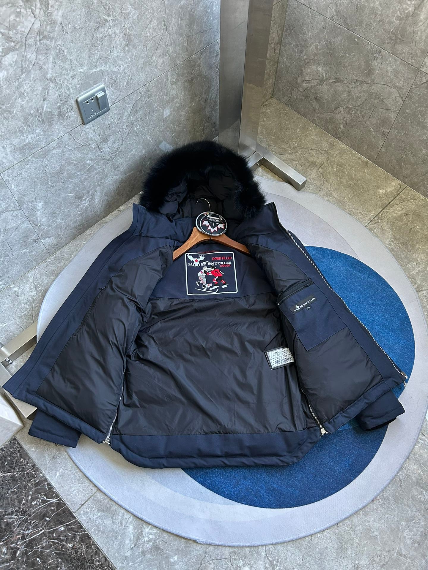 Moose Knuckles Short Puffer Jacket - Style 41 - Moose Knuckles puffer jacket real photo 4