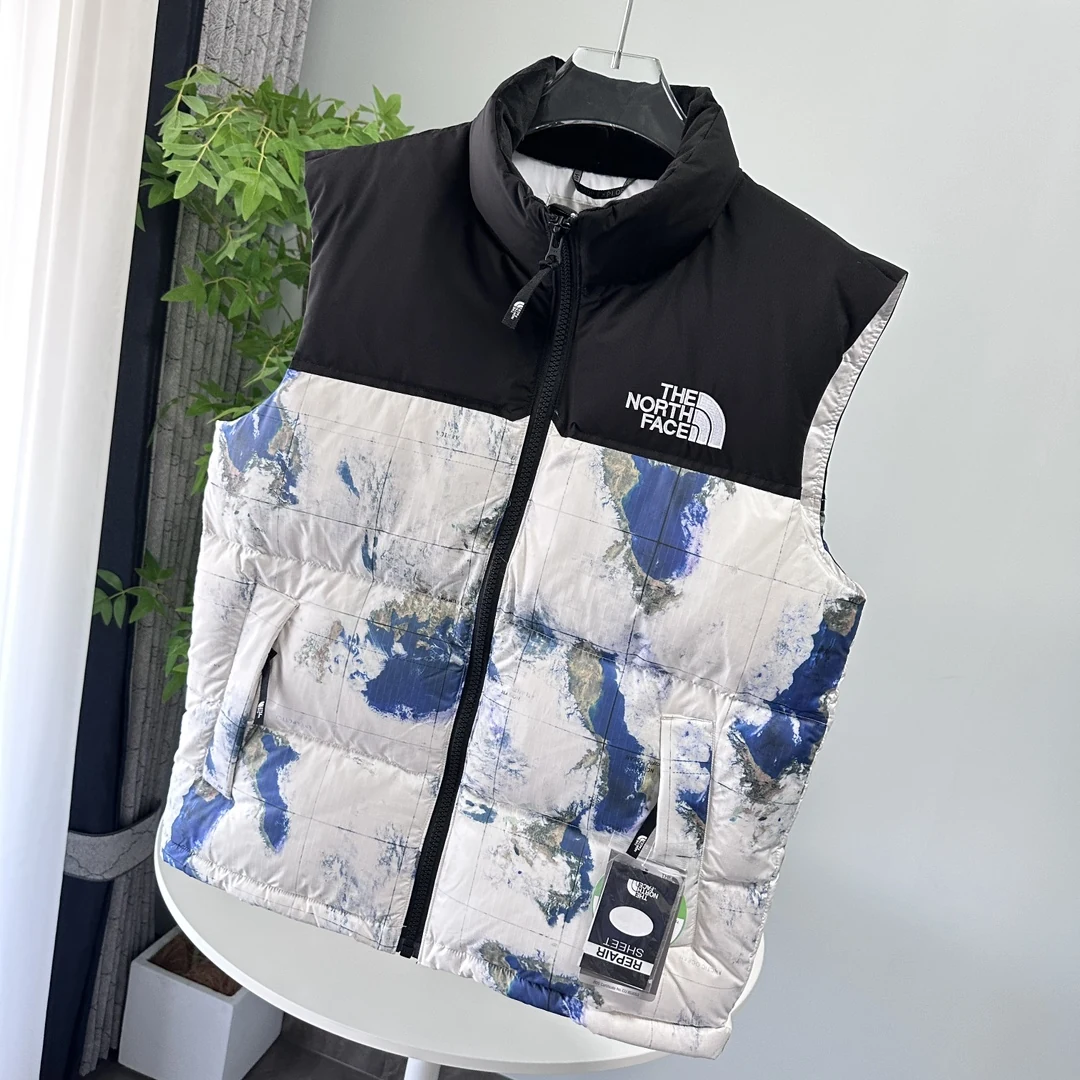 North Face puffer vest - real photo 2