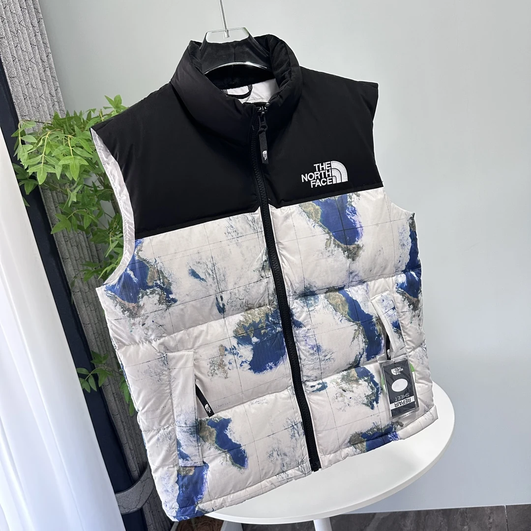 North Face puffer vest - real photo 3