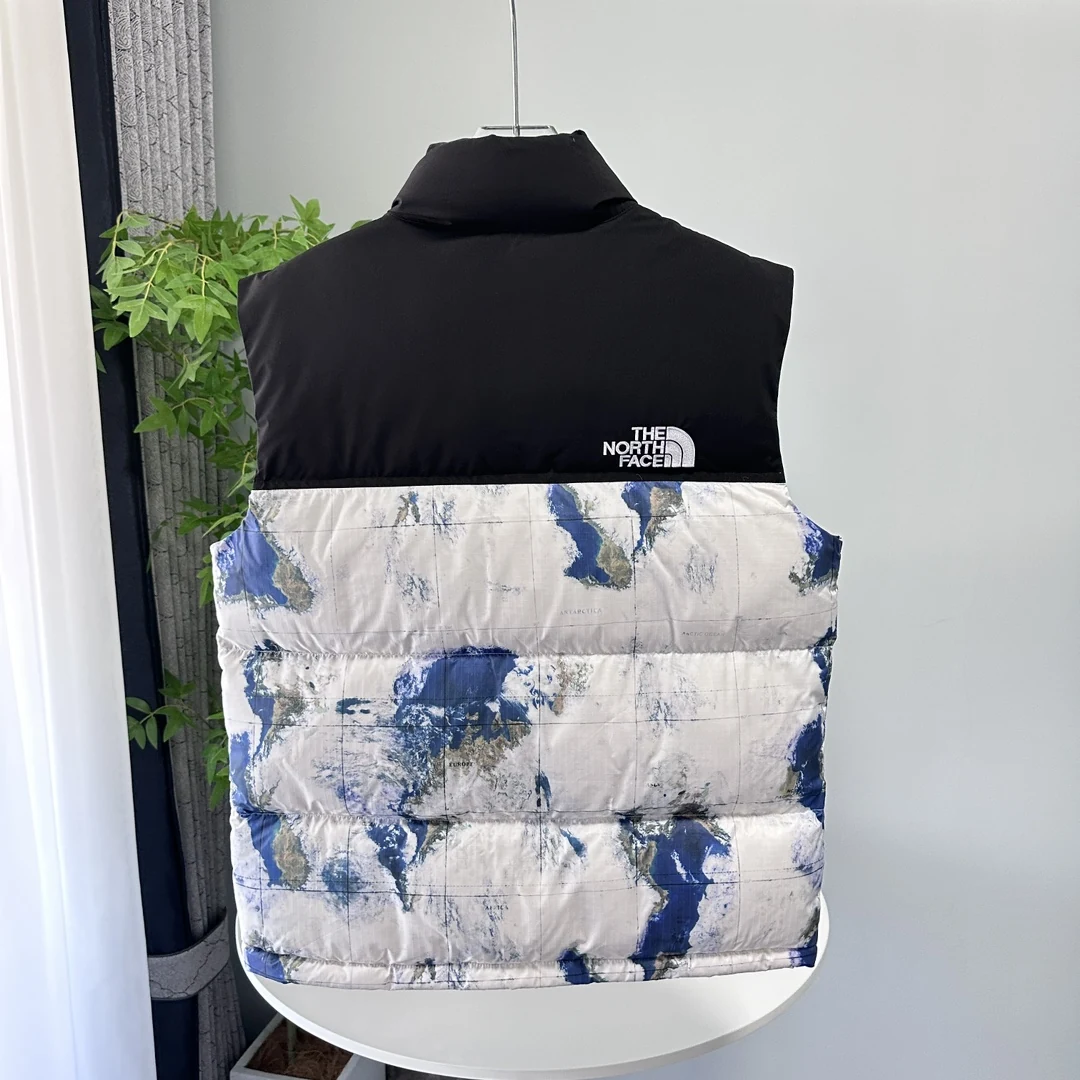 North Face puffer vest - real photo 4