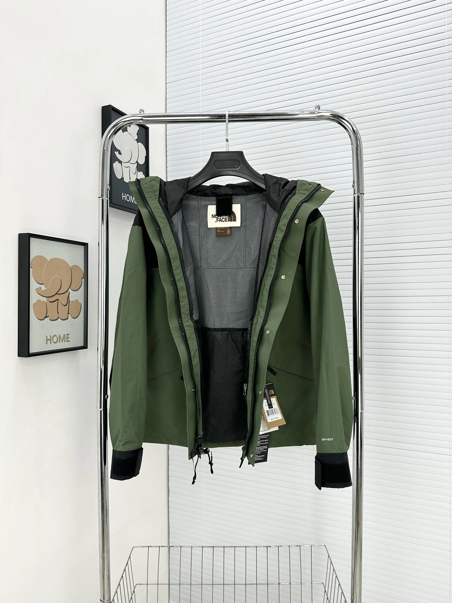 North Face puffer jacket - real photo 2