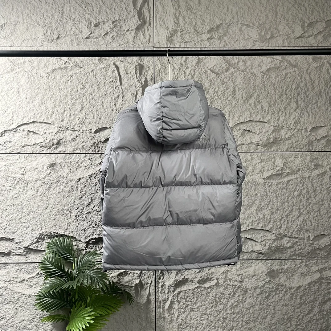 North Face puffer jacket - real photo 4