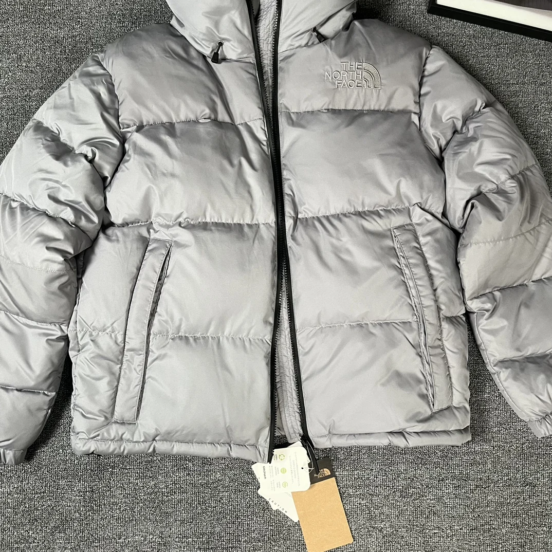 North Face puffer jacket - real photo 9
