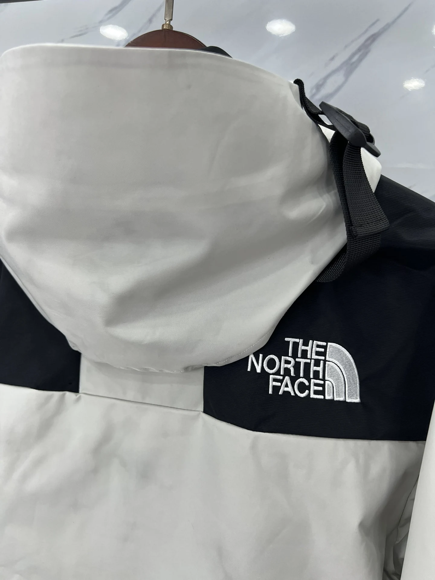 North Face puffer jacket - real photo 6