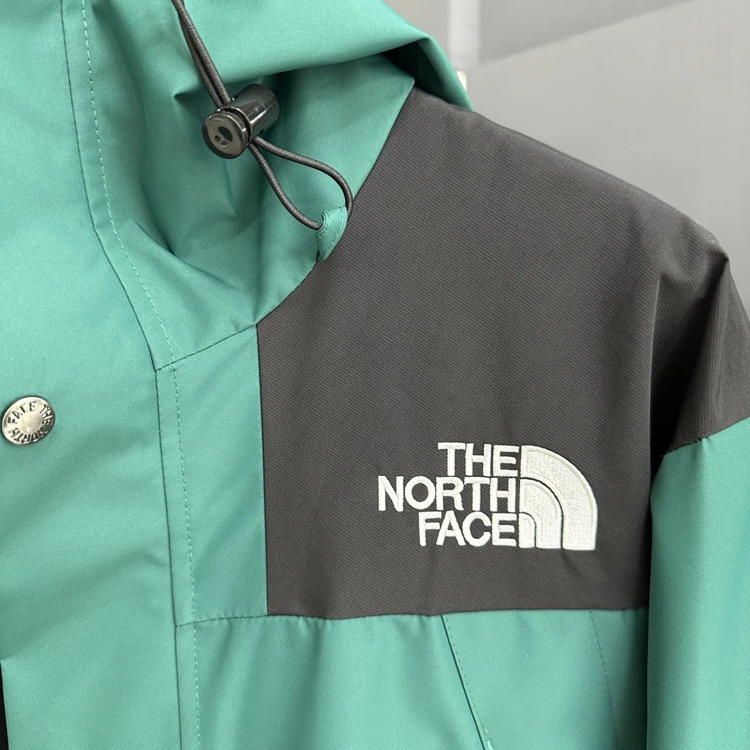 North Face puffer jacket - real photo 8