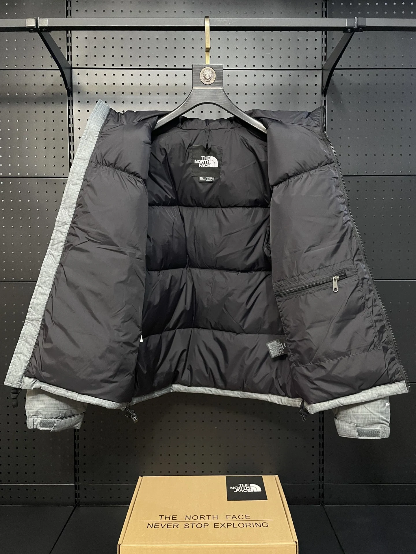 North Face puffer jacket - real photo 3