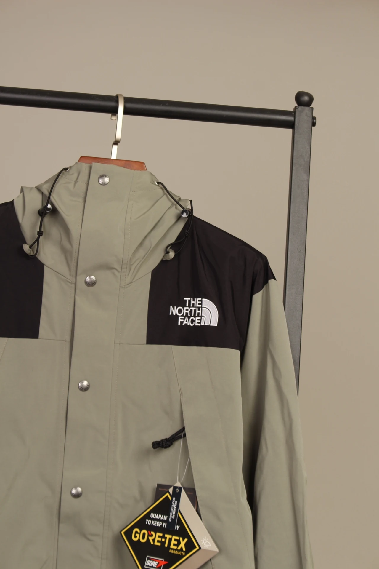 North Face puffer jacket - real photo 2