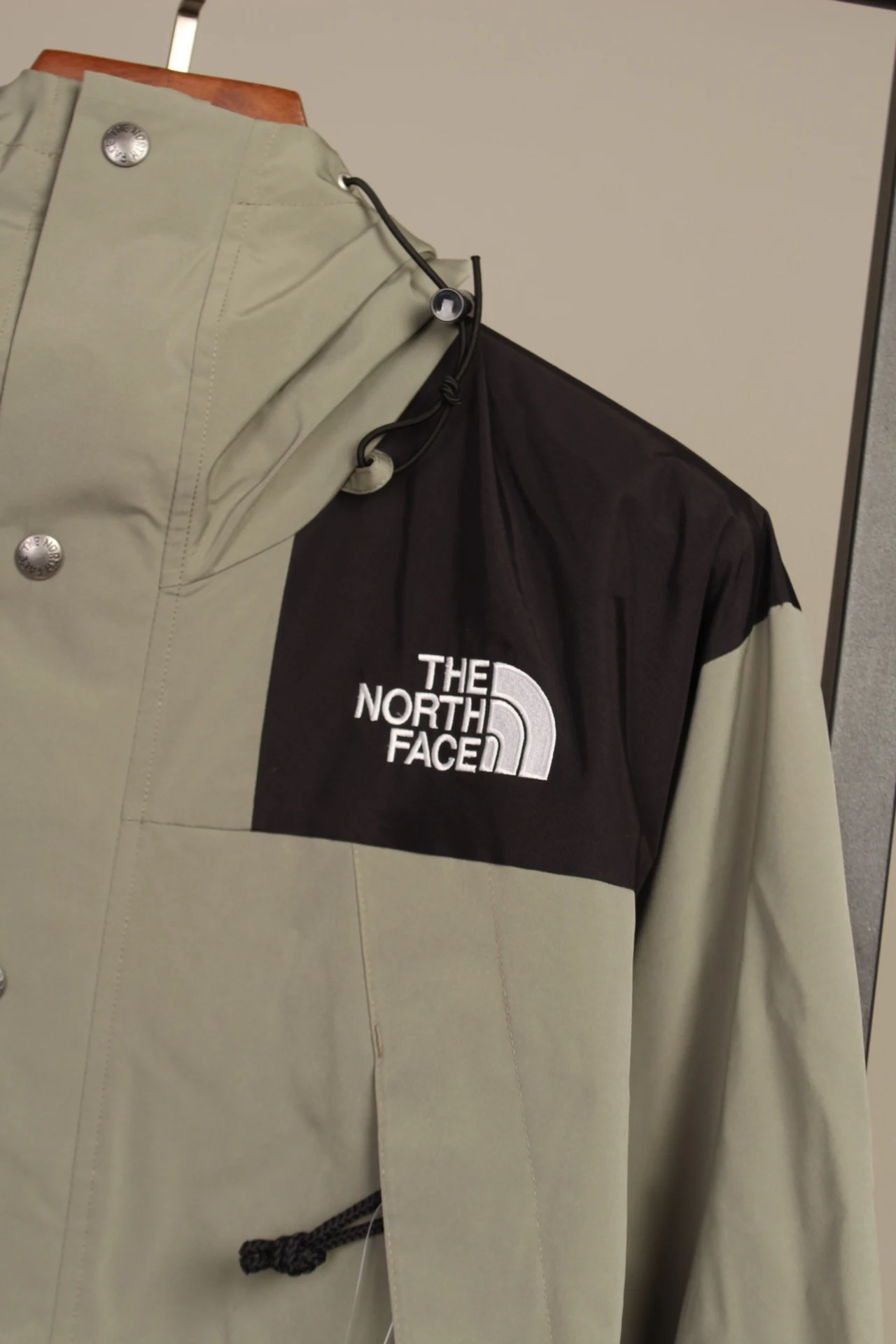 North Face puffer jacket - real photo 3