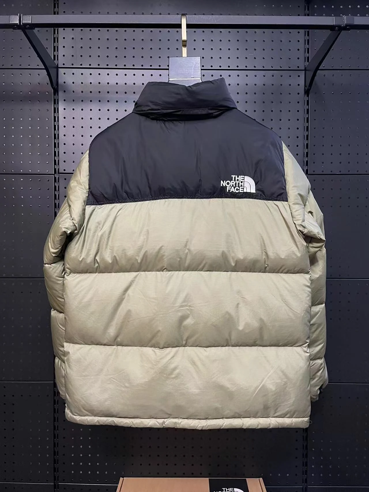 North Face puffer jacket - real photo 2
