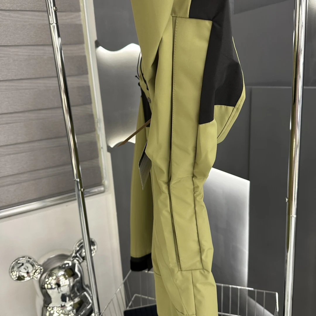 North Face puffer jacket - real photo 3