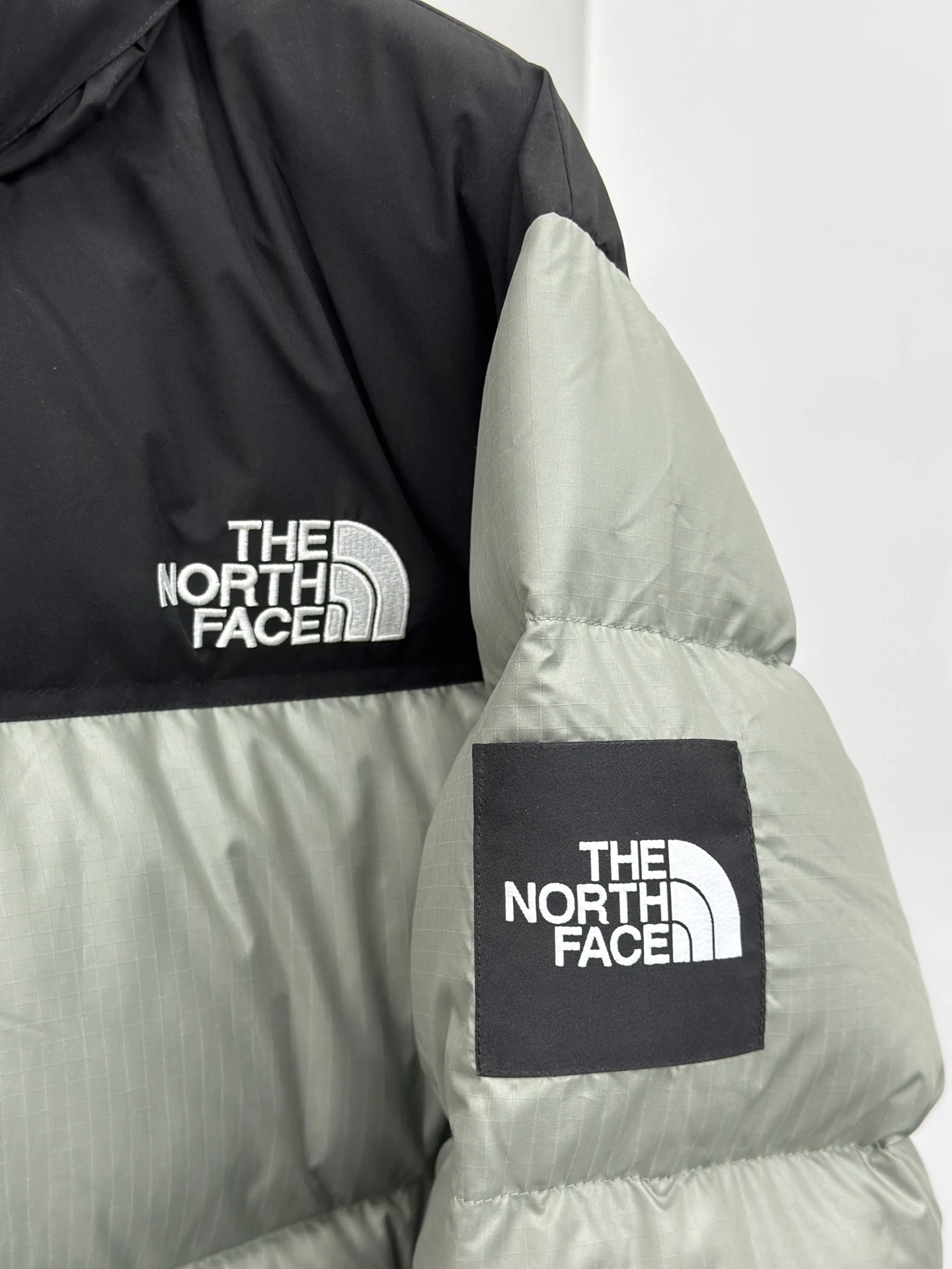 North Face puffer jacket - real photo 9