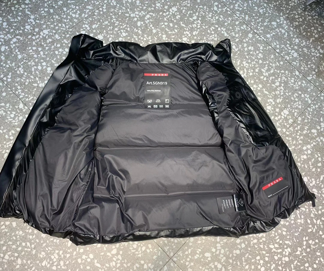 Prada puffer jacket - real photo 9