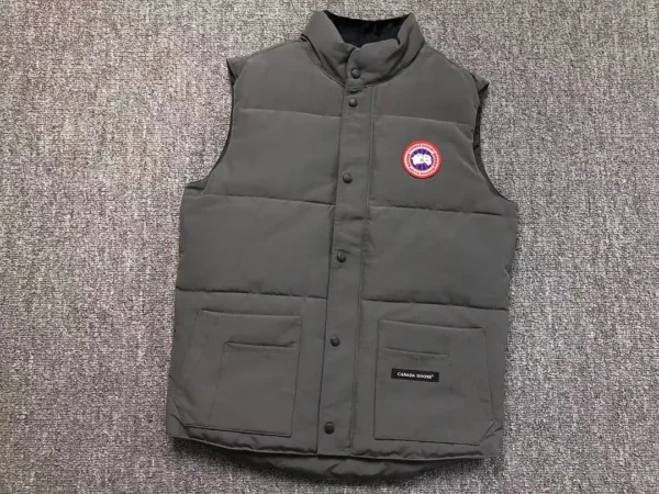 Canada Goose Black Logo Patch Down Vest - view 4