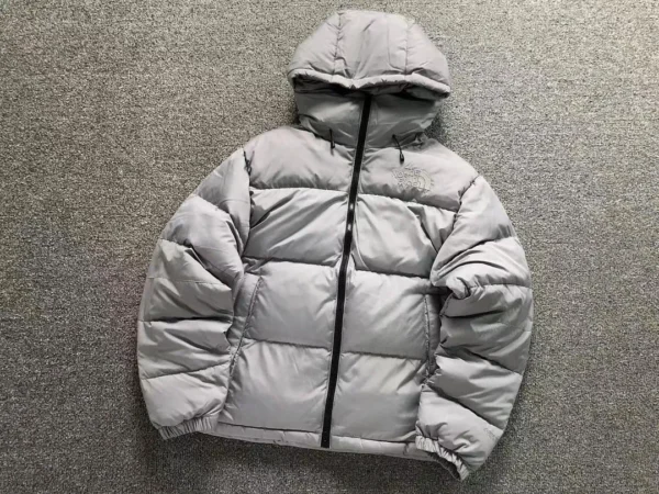 The North Face Black Hooded 700 Puffer - view 8