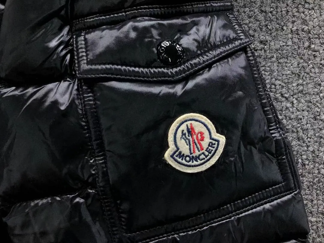 Moncler Black Glossy Hooded Puffer L